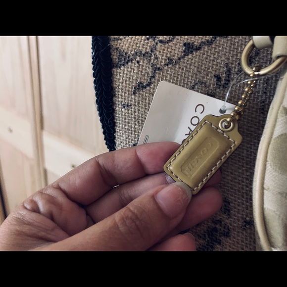 Coach Madison Sateen Wristlet! - Picture 5 of 6